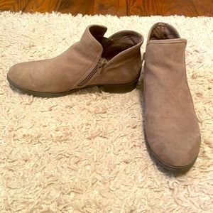 Size 8 tan time and tru booties